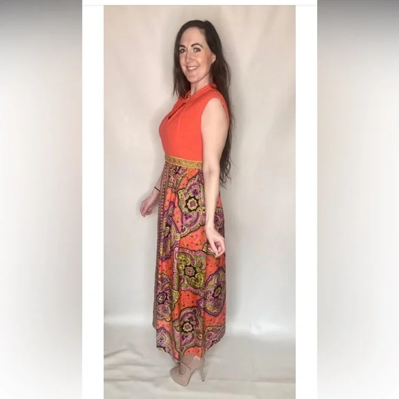 Vintage red paisley evening dress, size 14, 1960s dress, 1960s fashion, bright - Picture 3 of 6